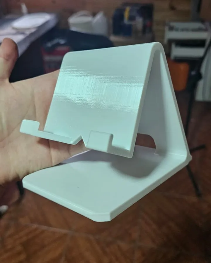 Soporte para celular impreso en 3D en PETG blanco
